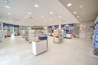 Pharmacie de Poncin, Pharmacie à Poncin