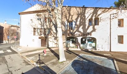 Pharmacie Poussardin, Pharmacie à Meyrargues