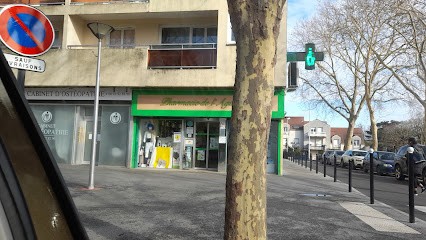 Pharmacie De L'Aguado (Selarl), Pharmacie à Évry