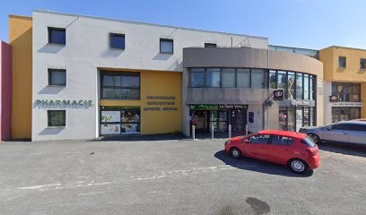 Pharmacie à La Croix Verte, Pharmacie à Elne