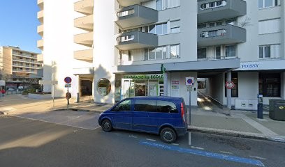 Troussard, Pharmacie à Poissy