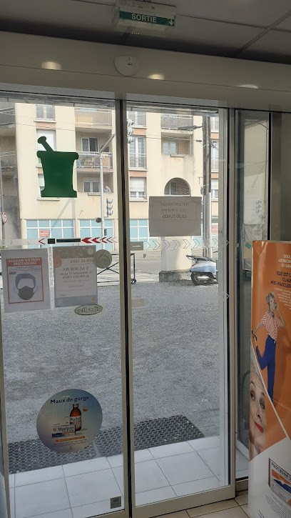 Mataga, Pharmacie à Vaujours