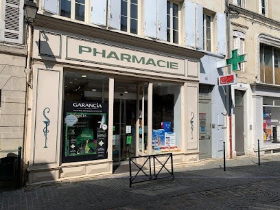 Pharmacie Junié, Pharmacie à Saint-Jean-d'Angély