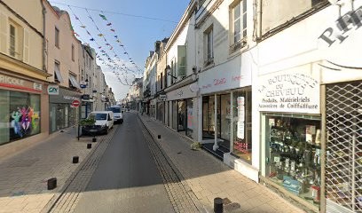 Ayrignac Roger, Pharmacie à Montargis