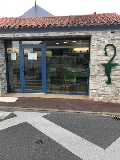 Pharmacie Maher, Pharmacie au Perrier