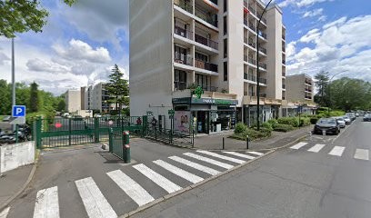 Pharmacie Djeumo, Pharmacie à Yerres