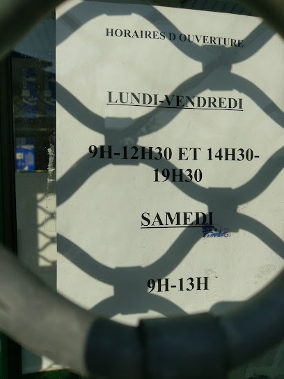 Pharmacie Carnot, Pharmacie à Chaville