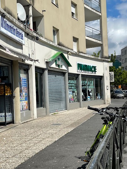 Pharmacie De La Pierre Collinet, Pharmacie à Meaux