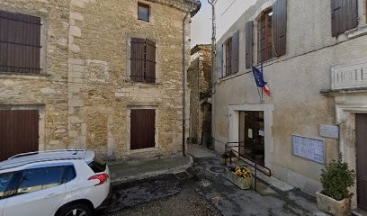 Comte Geneviève, Pharmacie à Saint-Marcel-d'Ardèche