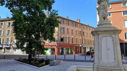 Pharmacy Of The Pyramid, Pharmacie à Mâcon
