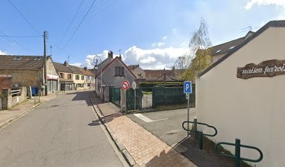 Pharmacie du centre - Céline Laîné, Pharmacie aux Essarts-le-Roi