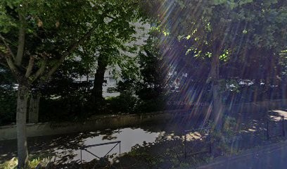 Pharmacie Grall Brigitte, Pharmacie à Saint-Cloud